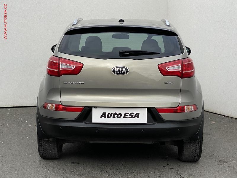 Kia Sportage (2014) 1.7 CRDi, AC, navi, kamera - fotka 5 z 18
