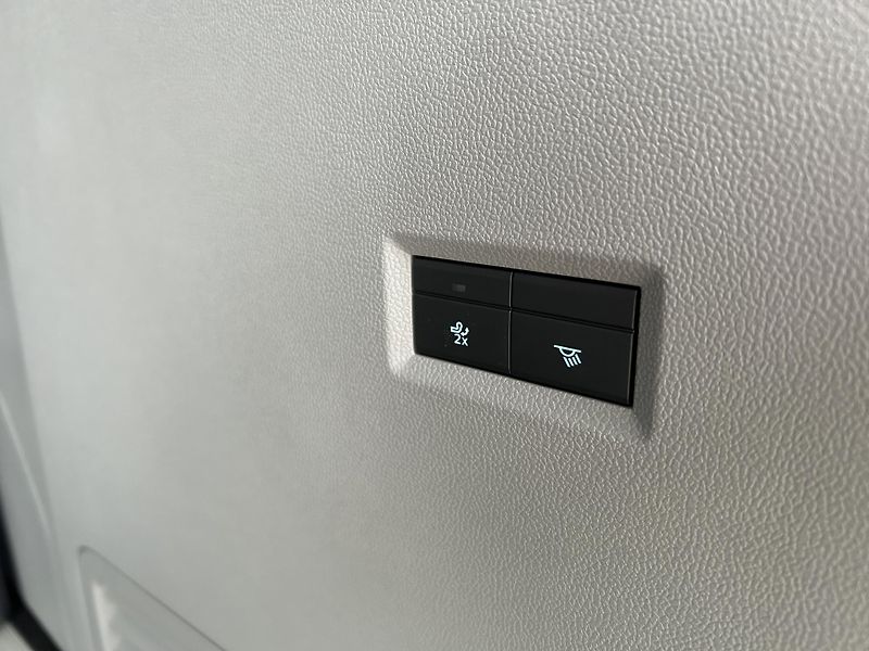 Ford Tourneo Custom Titanium X L2 2.0EcoBlue 125kW - fotka 11 z 37