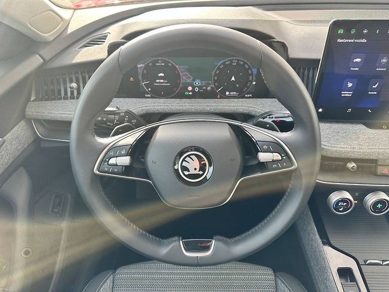 Škoda Superb Combi Selection 2.0TDI 110kW D - fotka 8 z 32
