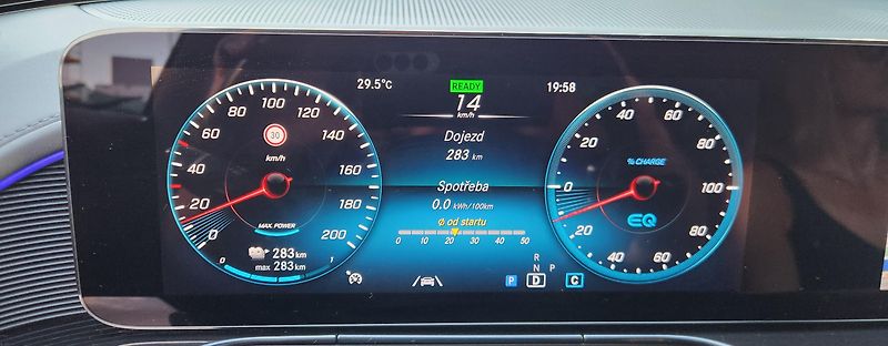 Mercedes-Benz EQC (2022) 400 4M AMG SOH 94,5% 85kWh - fotka 48 z 50