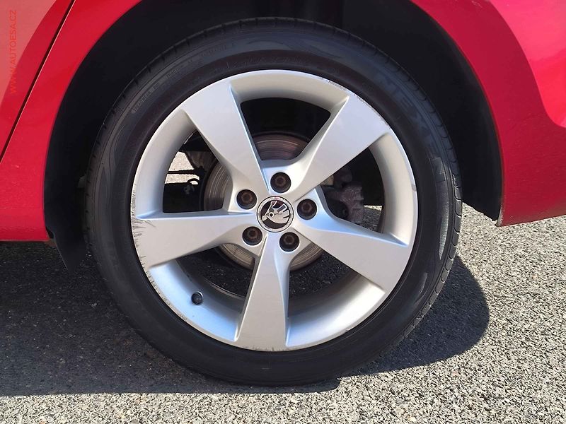 Škoda Rapid (2015) 1.2 TSI, ČR, Elegance, autoAC - fotka 15 z 16