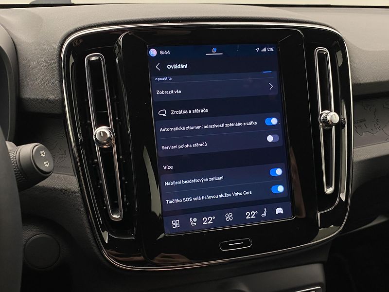 Volvo XC40 PURE ELECTRIC RECHARGE PLUS CZ - fotka 46 z 52