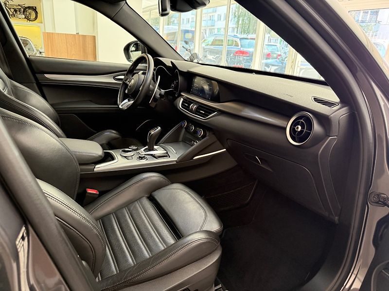 Alfa Romeo Stelvio (2021) 2.2 210 HP Veloce 8AT Q4 - fotka 9 z 30