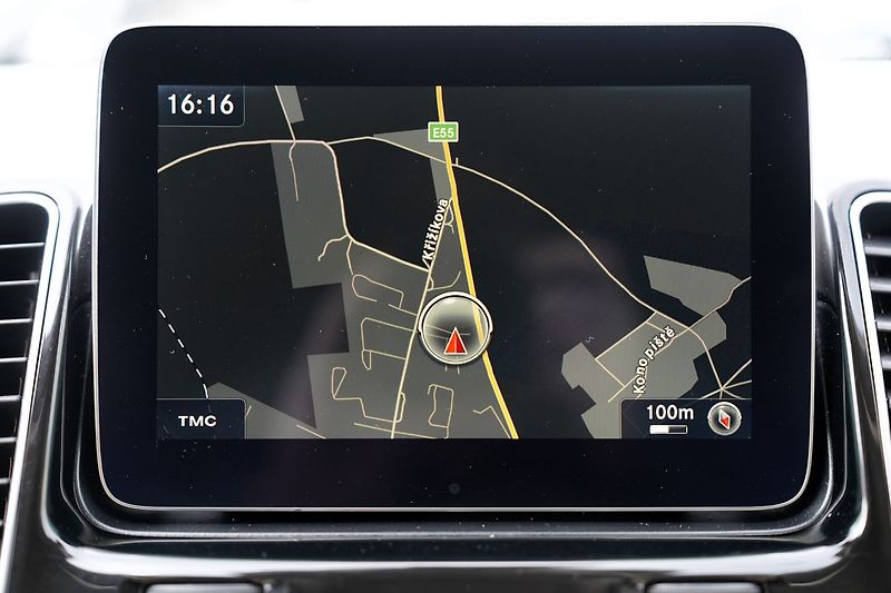 Mercedes-Benz GLE 350d 4Matic AMG/20/ČR - fotka 29 z 35