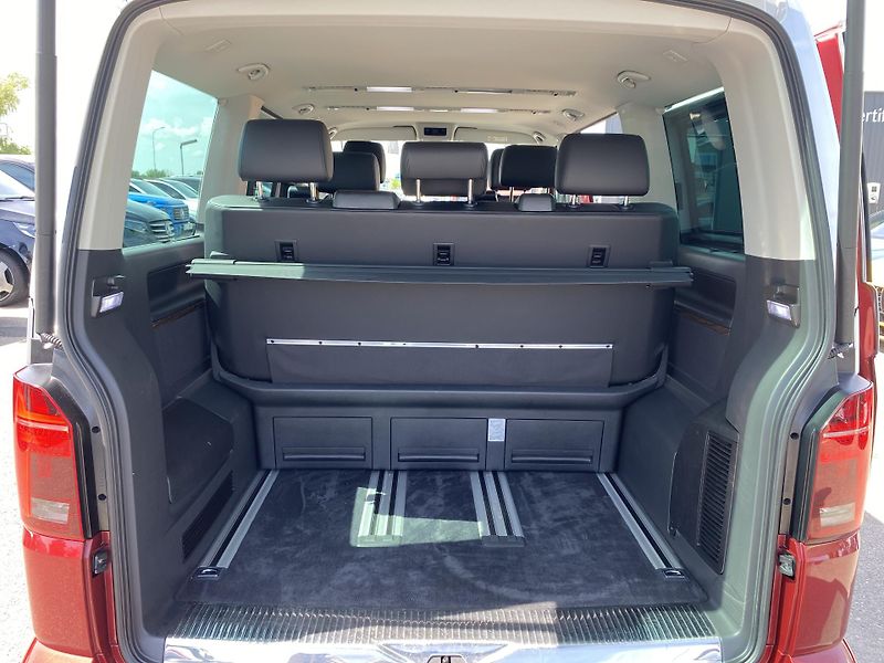 Volkswagen Multivan 4MOTION DSG HIGHLINE - fotka 17 z 27