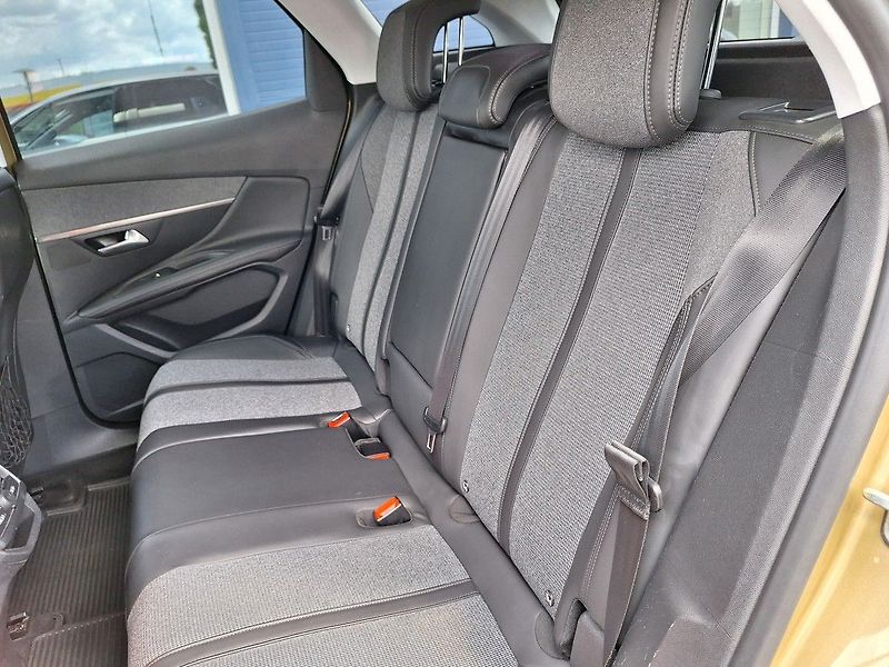 Peugeot 3008 (2017) ALLURE 1,6 BHDi 120k EAT6 - fotka 11 z 18