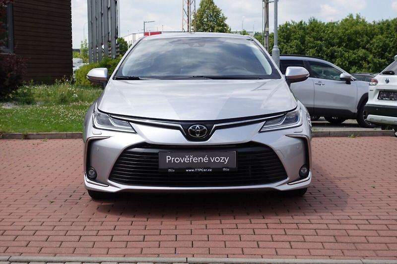 Toyota Corolla 1,5 BA M/T Comfort + Style + T - fotka 2 z 32