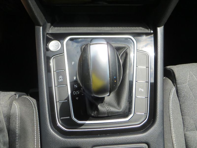 Volkswagen Passat 1,5 TSI 110kW Business ČR - fotka 18 z 27