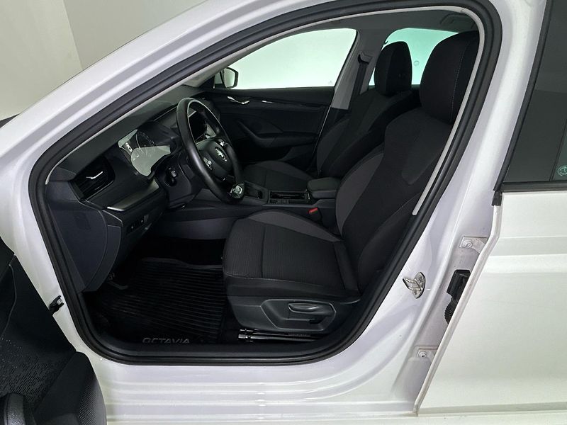 Škoda Octavia Ambition - fotka 7 z 28