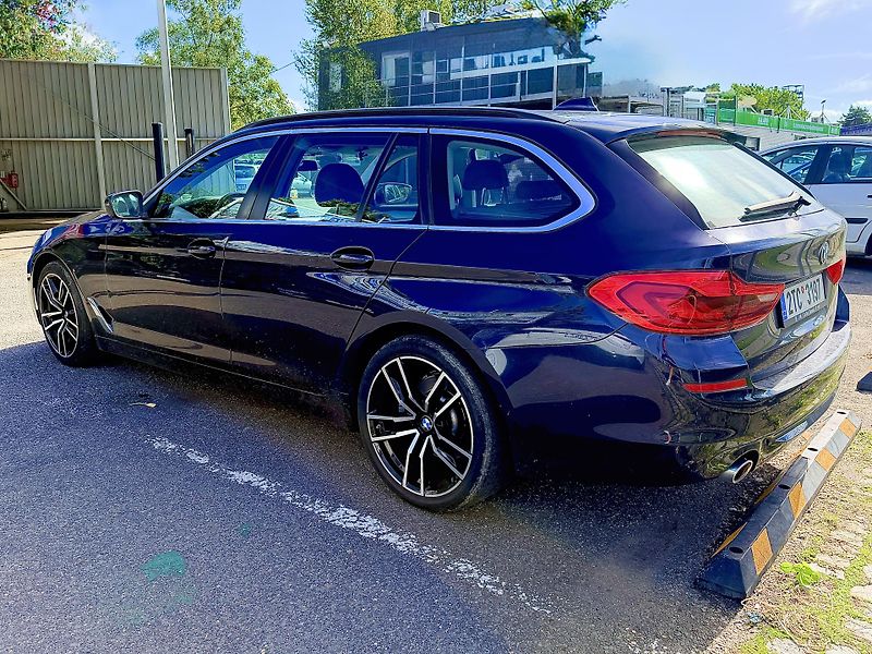 BMW Řada 5 (2017) G31, krásný stav - fotka 5 z 26