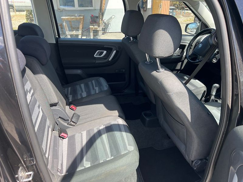 Škoda Roomster 1.6 i - fotka 9 z 15