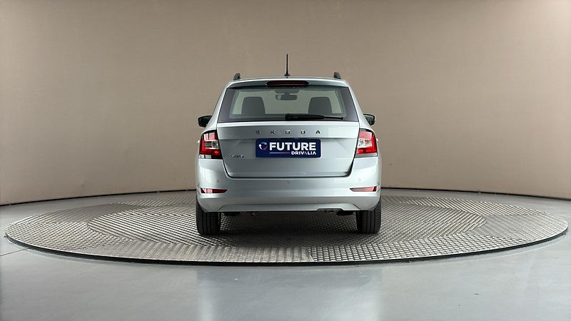 Škoda Fabia 1.0 TSI Ambition Combi - fotka 5 z 23