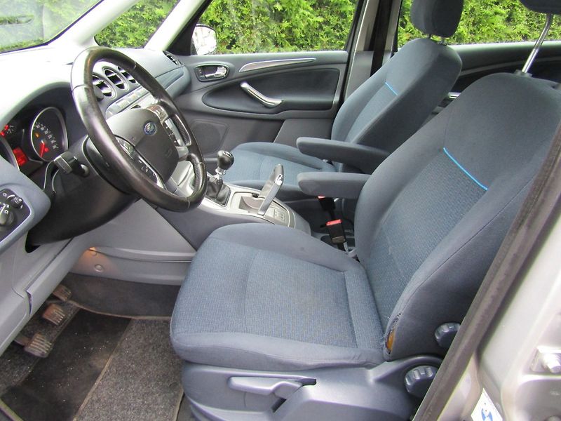 Ford Galaxy (2006) 2.0 TDCi 96kW  ZIMNÍ PNEU 7MÍS - fotka 19 z 40