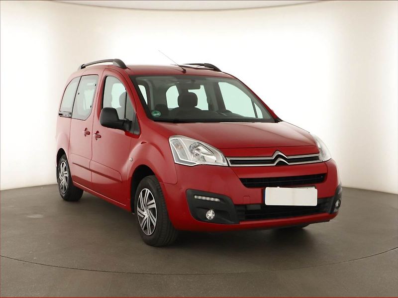 Ford Tourneo Custom (2025) Titanium 2.0 EcoBlue, ČR, 1Maj - fotografie inzerátu