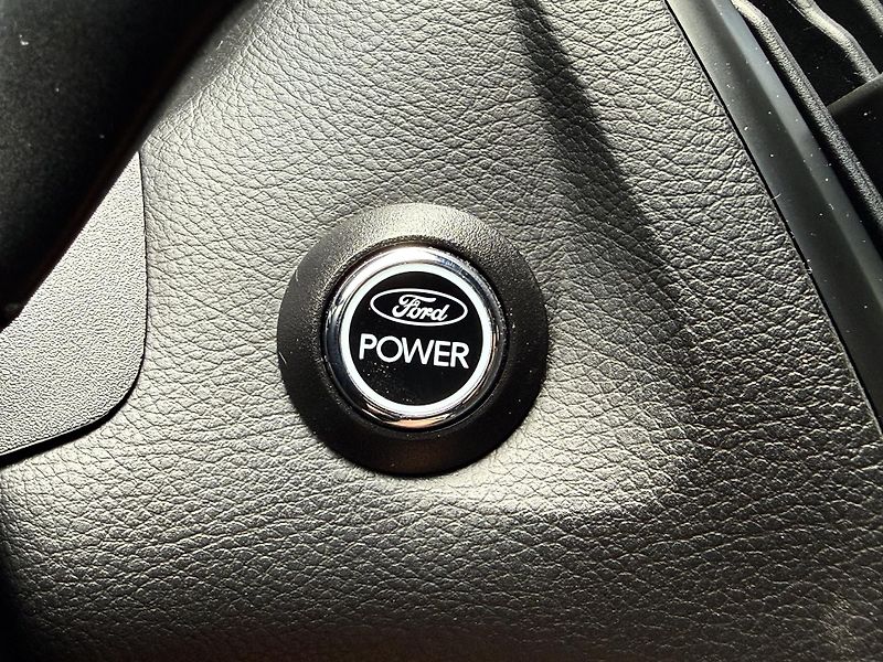 Ford Focus 2,0i 184kW EcoB SCTI ST - fotka 35 z 45