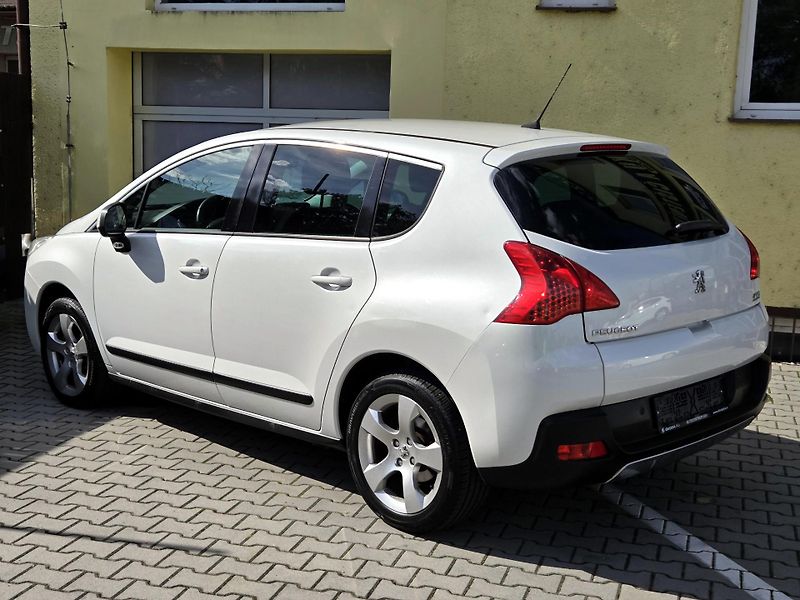 Peugeot 3008 HDi 120kW A/T *SERV.KNÍŽKA     - fotka 7 z 39
