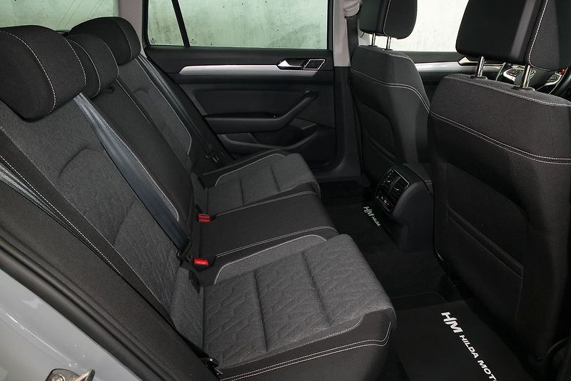 Volkswagen Passat 2.0TDI 110kW Kamera ACC Tažné - fotka 11 z 27