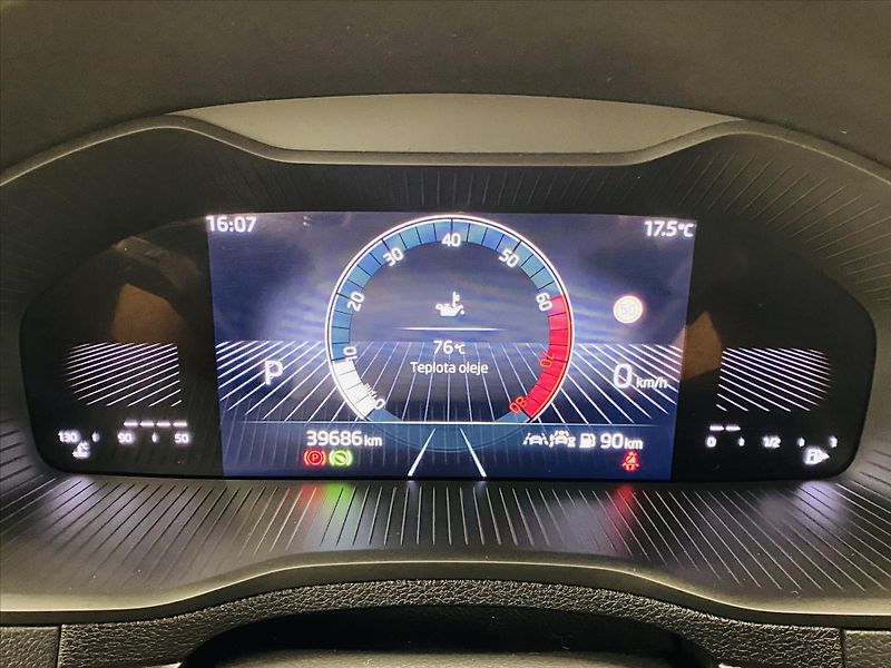 Škoda Karoq 1,5 TSI 110kW DSG Selection - fotka 11 z 26