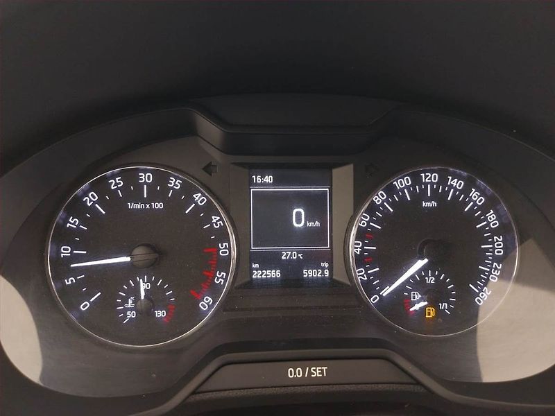 Škoda Octavia (2015) Elegance 1.6 TDI, Serv.kniha - fotka 11 z 22