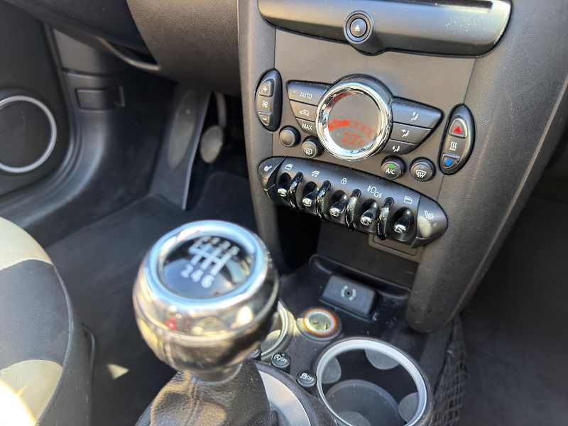 Mini Cooper (2013) 90KW KLIMA VYH. SEDAČKY - fotka 20 z 26
