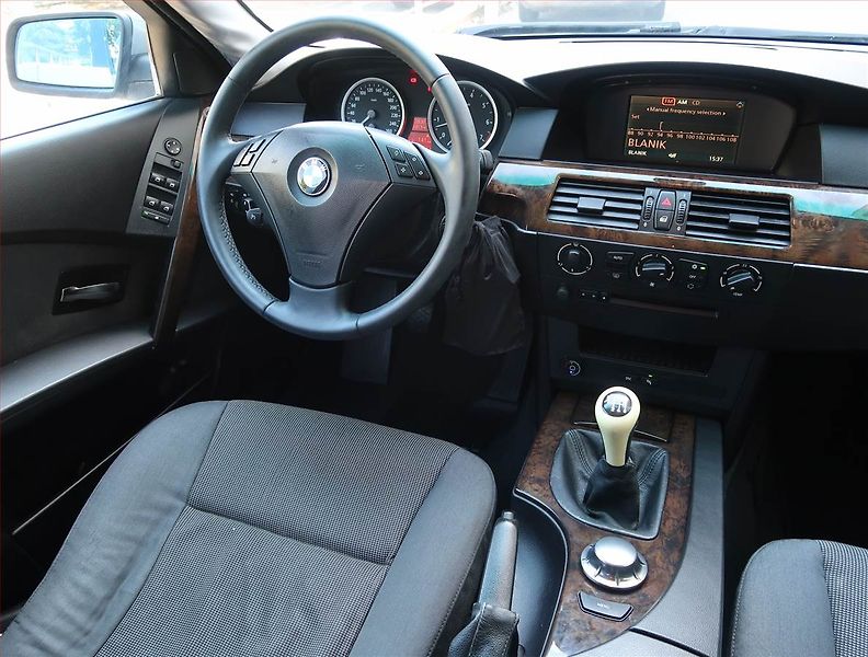 BMW Řada 5 (2004) 520i, LPG, po STK, CZ doklady - fotka 7 z 19