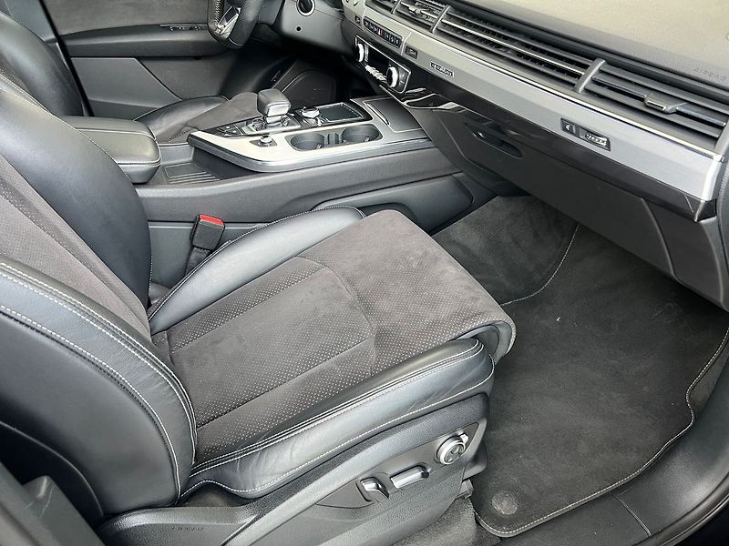 Audi Q7 S-line  50TDI 210kW - fotka 20 z 21