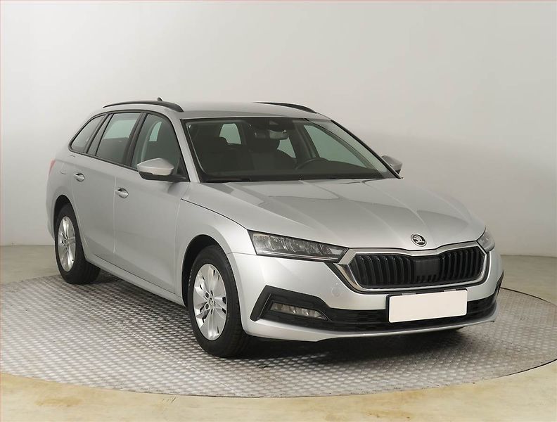 Škoda Octavia (2022) Ambition 2.0 TDI, ČR,1.maj - fotografie inzerátu
