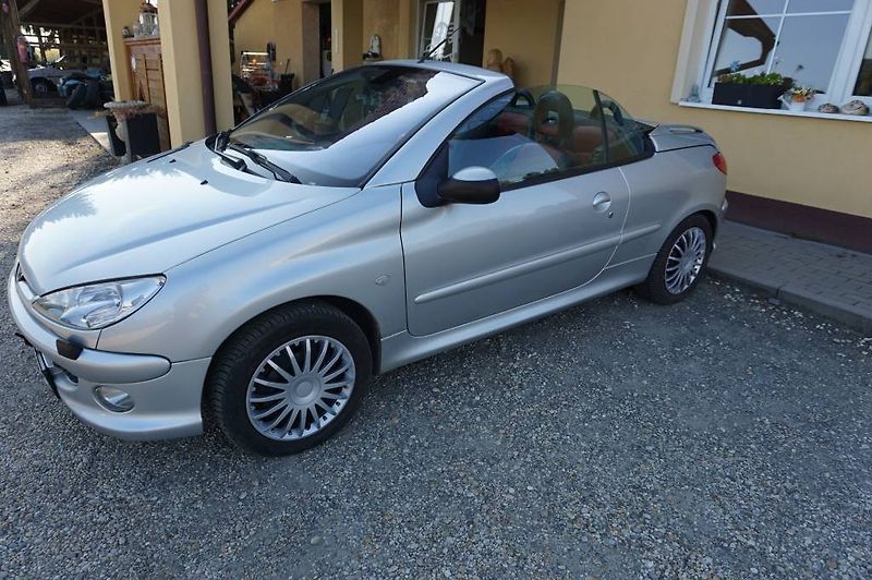 Peugeot 206 (2003) 206 CC  1,6 - fotka 3 z 21