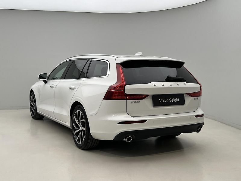 Volvo V60 T6 MOMENTUM RECHARGE AUT - fotka 11 z 44