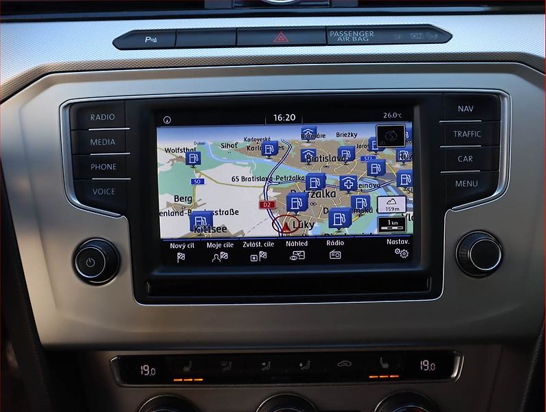 Volkswagen Passat (2017) Comfortline 2.0 TDI, Automat - fotka 13 z 20
