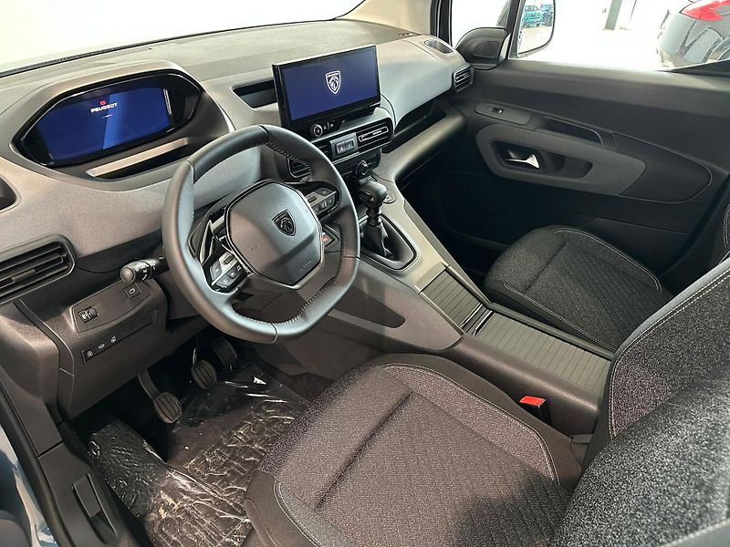 Peugeot Rifter (2026) LONG ALLURE BlueHDi 130 MAN6 - fotka 8 z 21