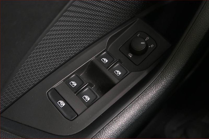 Škoda Octavia (2022) Ambition 2.0 TDI, ČR,1.maj - fotka 15 z 15