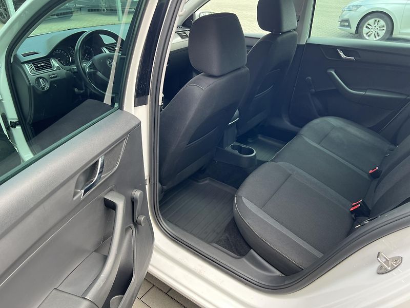 Škoda Rapid (2015) 1,6TDi 77kW AMBITION - fotka 19 z 32