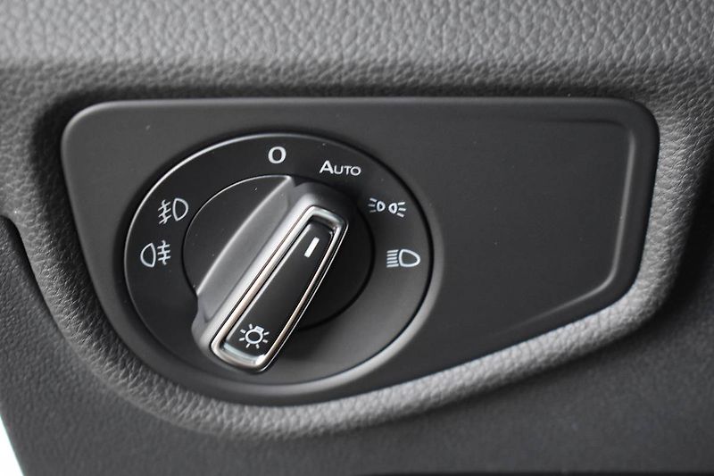 Volkswagen Touran (2022) 2.0TDI 110kW DSG,LED,Active - fotka 11 z 22
