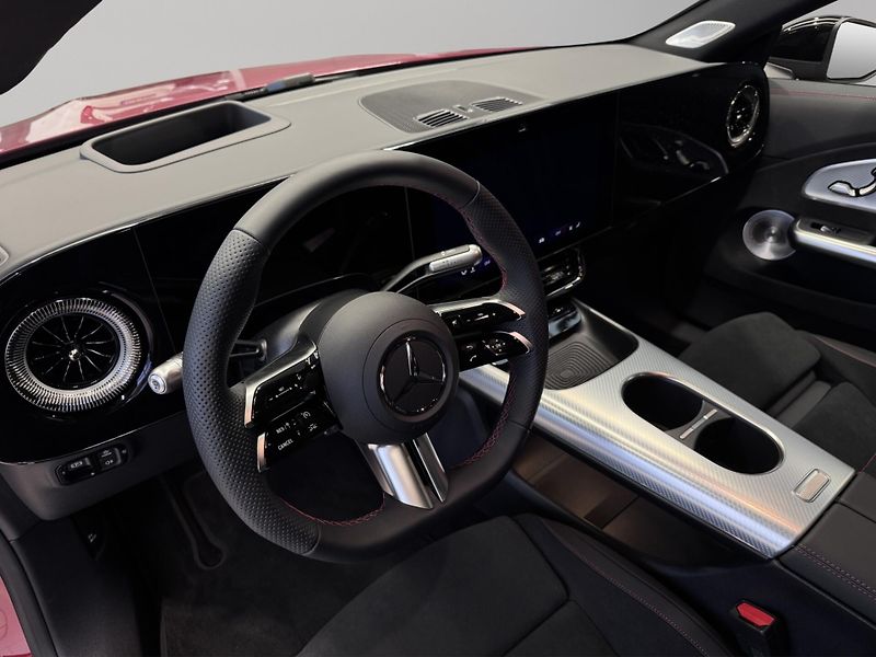 Mercedes-Benz CLA (2025) 350 4MATIC kupé - fotka 11 z 22