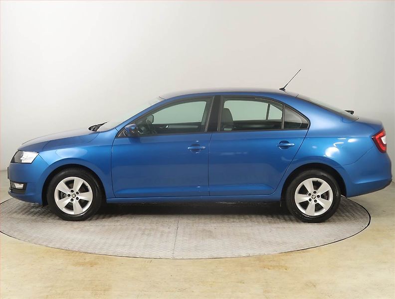 Škoda Rapid (2019) 1.0 TSI, Park. senzory - fotka 3 z 17