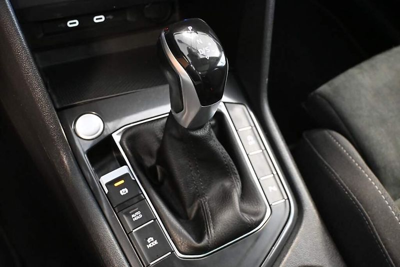 Volkswagen Tiguan Allspace (2023) 2.0 DSG LED 7Míst ACC Virtual - fotka 15 z 32