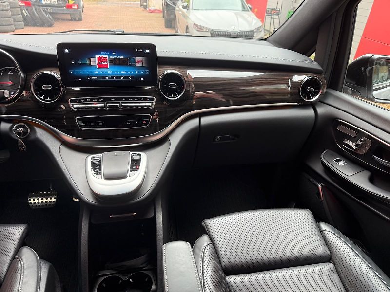 Mercedes-Benz Třídy V (2023) 300 d, XL AVG, 4M - fotka 11 z 21