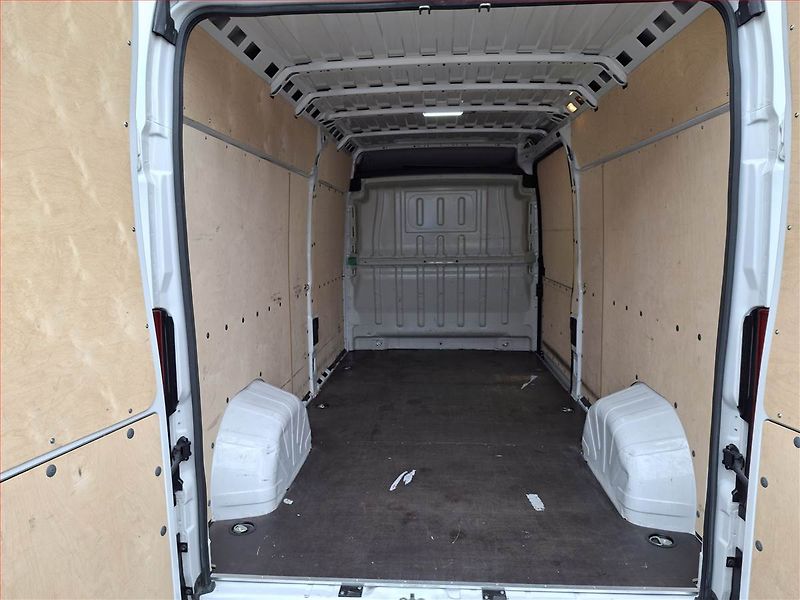 Citroën Jumper (2022) 2.2 BlueHDi, L3H2, 13m3, 1.0t - fotka 12 z 17