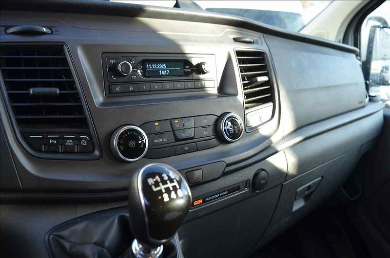 Ford Transit (2022) CUSTOM 2,0 D - fotka 12 z 18