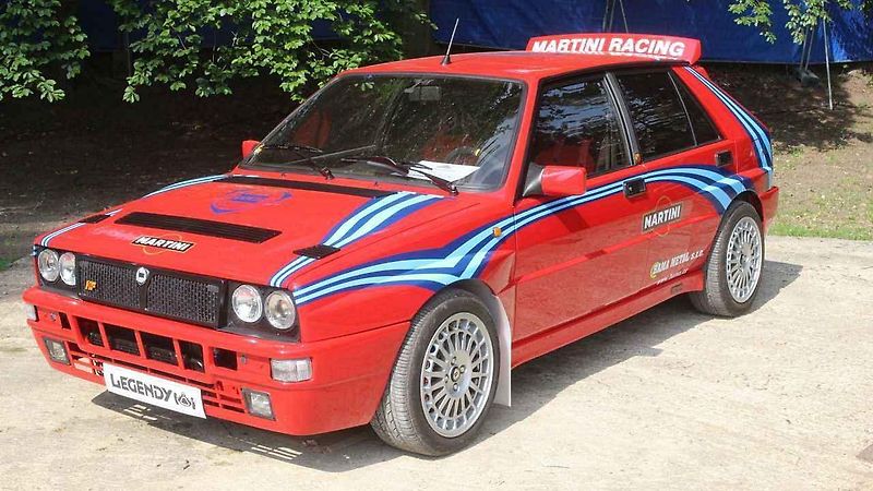 Automobilová slavnost Legendy.