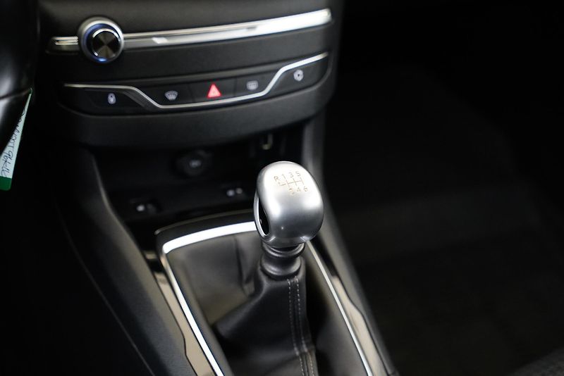 Peugeot 308 - fotka 25 z 28