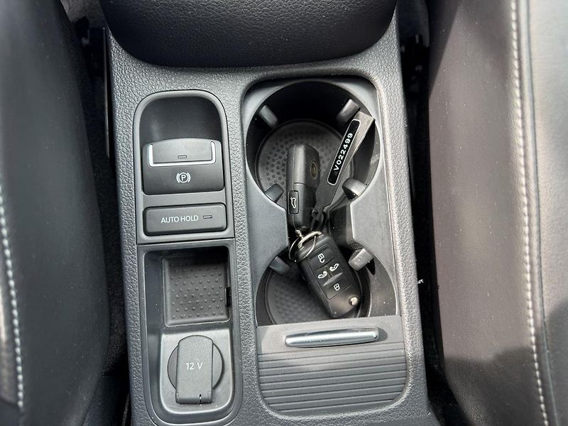 Volkswagen Sharan 2.0 TDI 135 kW Highline 7 míst - fotka 24 z 34