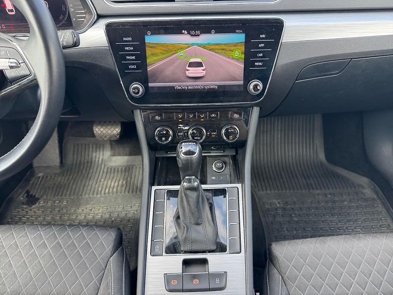 Škoda Superb (2023) AMBITION 2.0TDI 110kW DSG CZ - fotka 10 z 11