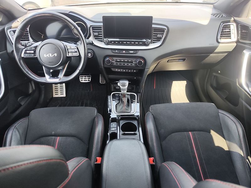 Kia Pro_Ceed 1.6 T-GDi/150kW GT DCT - fotka 15 z 39