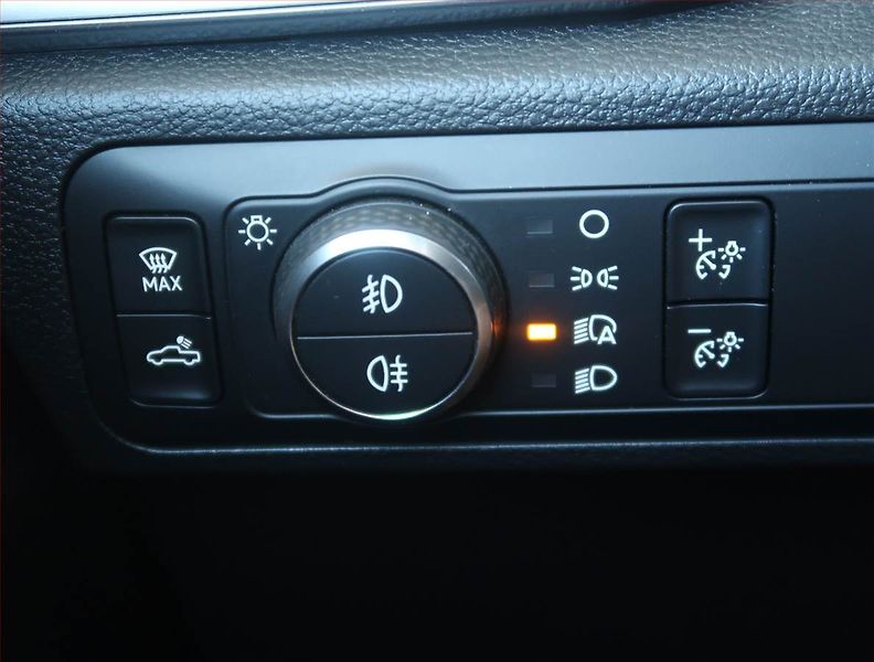 Volkswagen Amarok (2024) V6 3.0 TDI - fotka 17 z 22