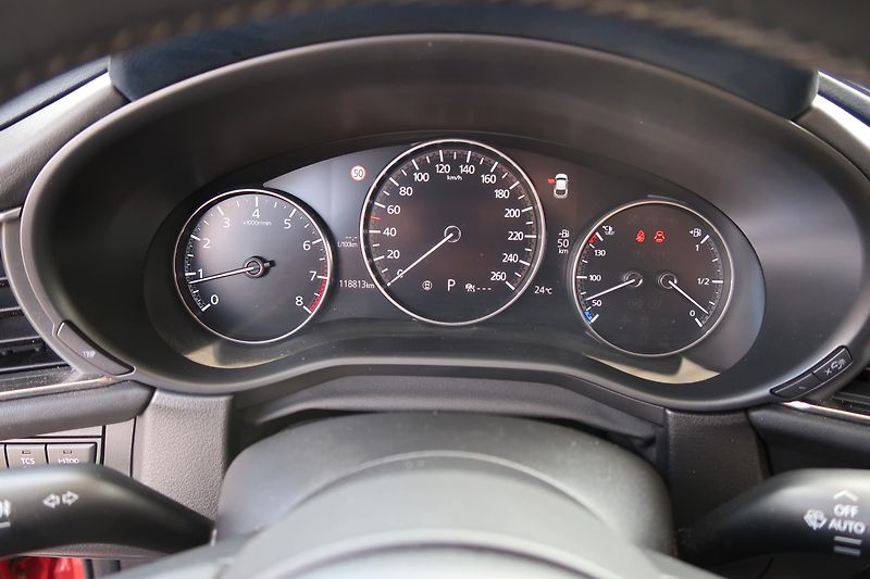 Mazda CX-30 (2019) 2,0 G122 AT Plus ČR, servis. - fotka 25 z 33