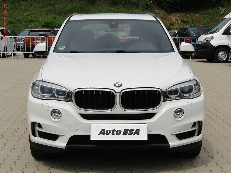 BMW X5 (2014) 3.0D xDrive30d, ČR, AT, bixen - fotka 2 z 19