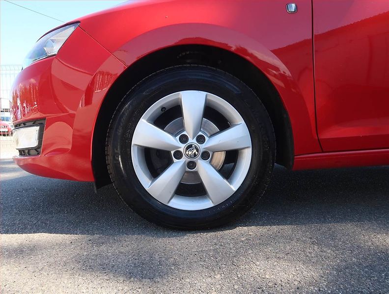 Škoda Rapid (2014) Spaceback 1.2 TSI, Tempomat - fotka 14 z 17