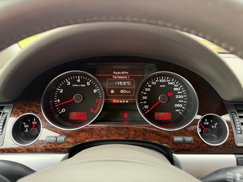Audi A8 A8 L 4.2 FSI V8, quattro 257kW - fotka 27 z 47